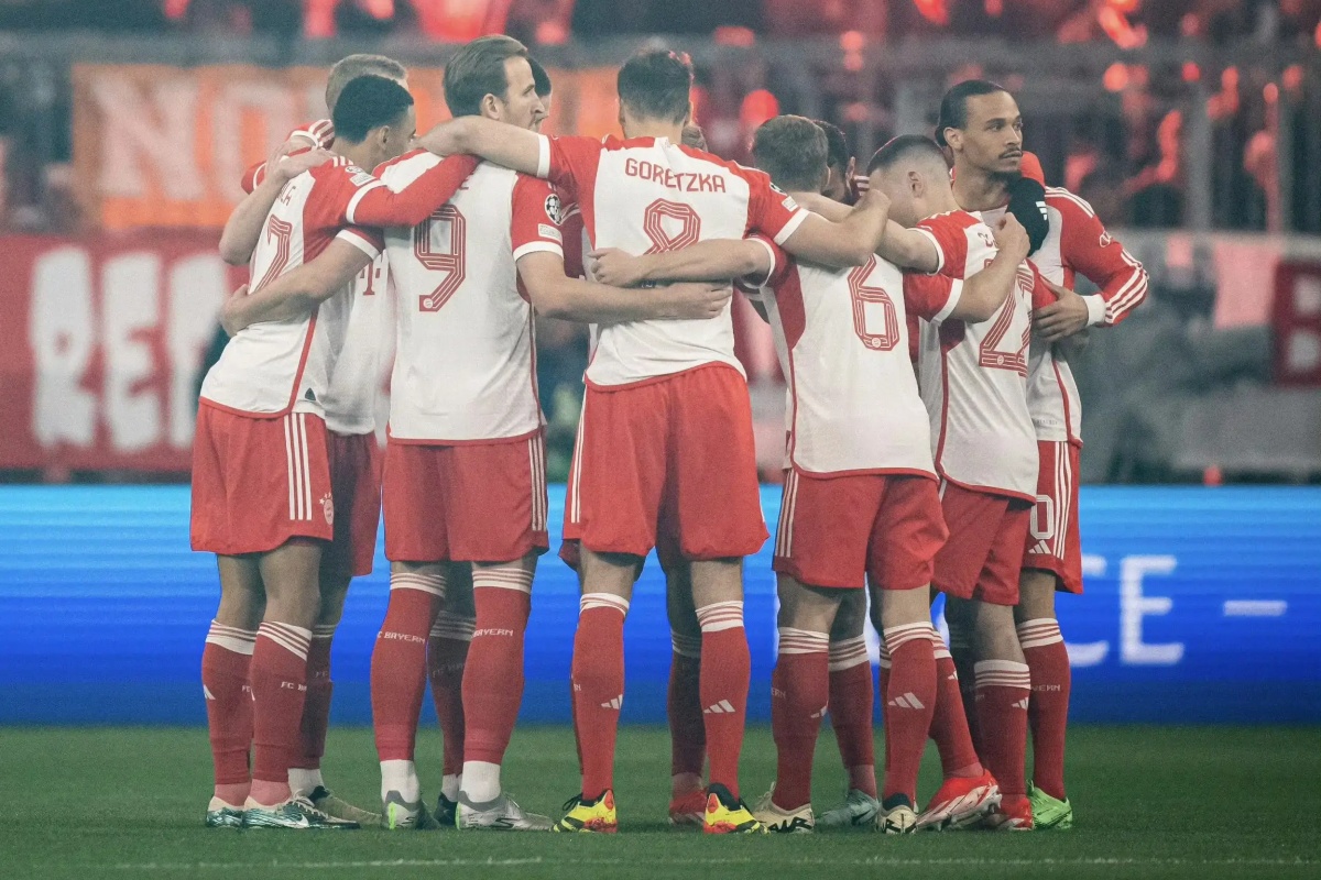 包含拜仁最后时刻击溃阿森纳，安联球场陷入狂欢（德甲霸主本色）的词条